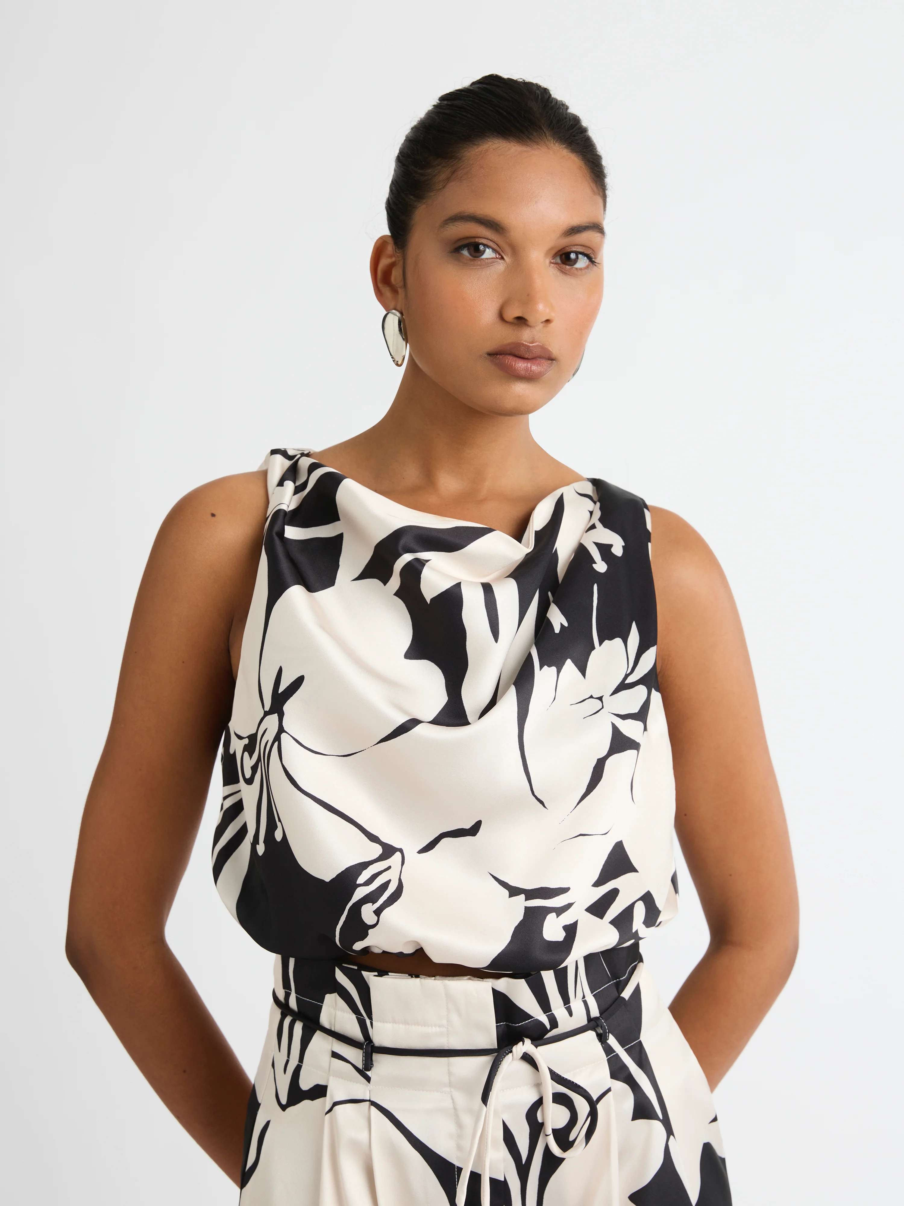 COSMO FLORAL TOP