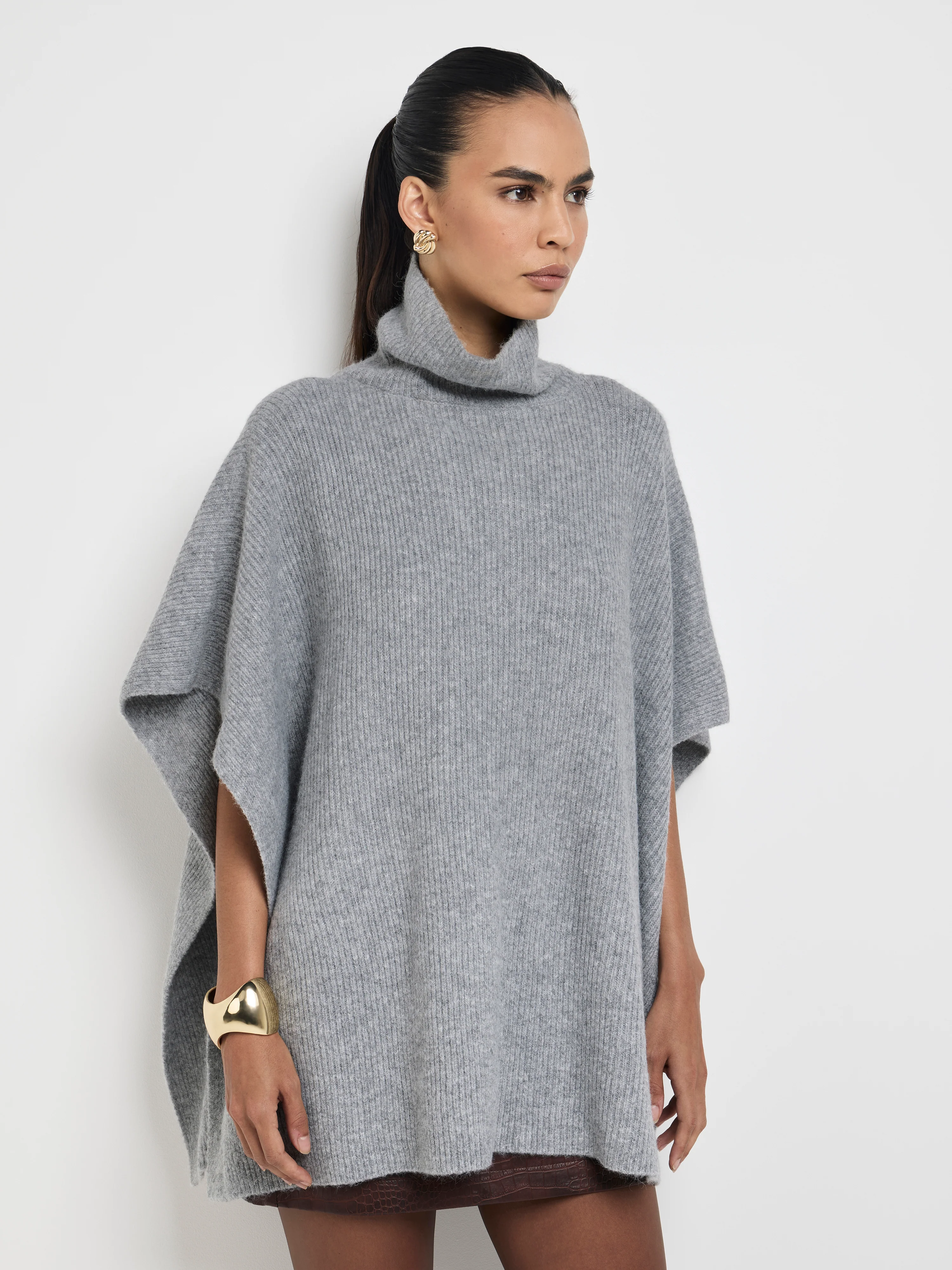 ELOISE PONCHO